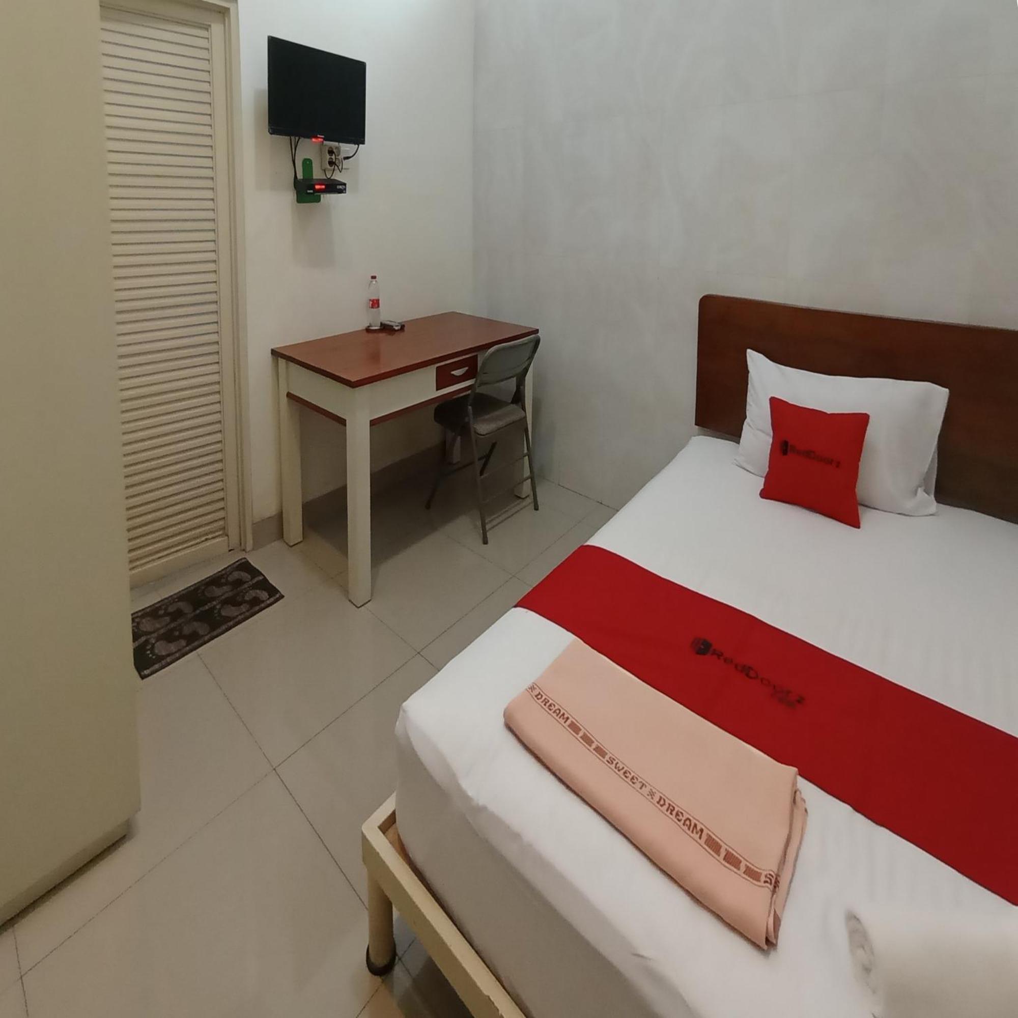 Reddoorz At Syariah House Purwokerto Hotel Exterior photo